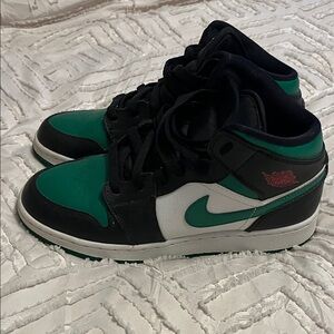 Nike Black and Green High-Tops